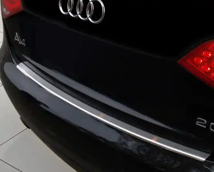 Nerezový kryt prahu zadních dveří Audi A4 (2007 - 2011) - Avisa Omezená Nabídka