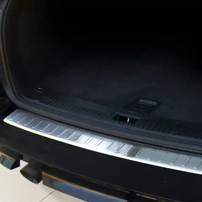 Nerezový kryt prahu zadních dveří BMW 5 E61 Combi (2007 - 2010) - Avisa 2/35737 Zlevněný