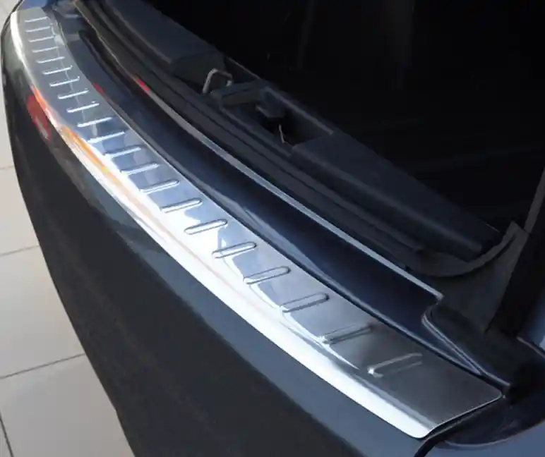 Nerezový kryt prahu zadních dveří Mitsubishi Outlander II (2007 - 2012) - Avisa Finální Výprodej