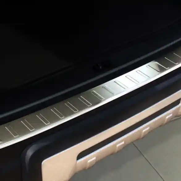 Nerezový kryt prahu zadních dveří Volvo XC70 II Facelift (2004 - 2007) - Avisa 2/35720 Autentický